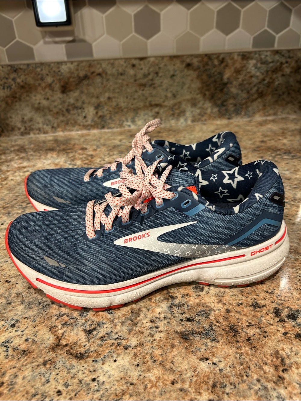 Brooks Ghost 15 Patriotic Stars Red White & Blue Lace-Up Running Shoes 6.5 - Picture 2 of 9